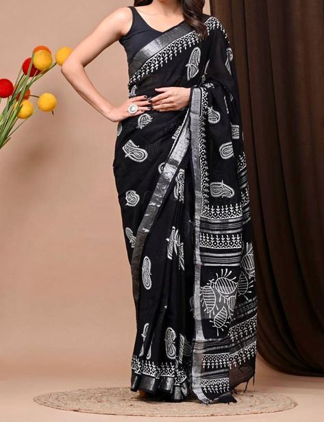 Hand Block Print Black Cotton Saree, Saree Pattern, Saree Wearing Styles, Saree Wearing, Cotton Saree Designs, Fashionable Saree Blouse Designs, Block Print Saree, Saree Poses, Linen Sarees