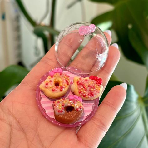 mini donuts from the @officialminiverse hello kitty series! 🍩🐱 - - - @officialminiverse #miniverse #miniverseremix #makeitmini #miniversehellokitty #miniversesanrio #hellokitty #sanrio #miniversecreator Hello Kitty Miniverse, Mini Verse, Mini Donuts, Donuts, Hello Kitty, The Creator, Kitty