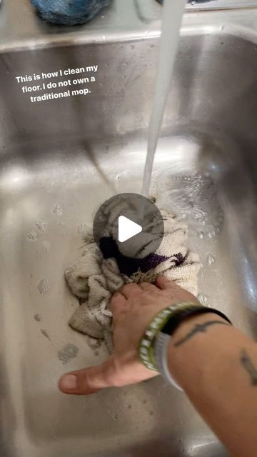 Bobbiejo Floyd on Instagram: "Who else cleans their floor this way I do not own a #Traditional #Mop I have in the past, but I think this is so much #cleaner and it gets into the #CracksAndCrevices #Cleaning #Hack #Lifehack" Clean Bathroom Floor, Floor Cleaning Hacks, Reuse Recycle Repurpose, Mopping Floors, Diy Cleaning Products Recipes, Cleaning Paste, Cleaning Mops, Cleaning Motivation, Cleaning Chemicals