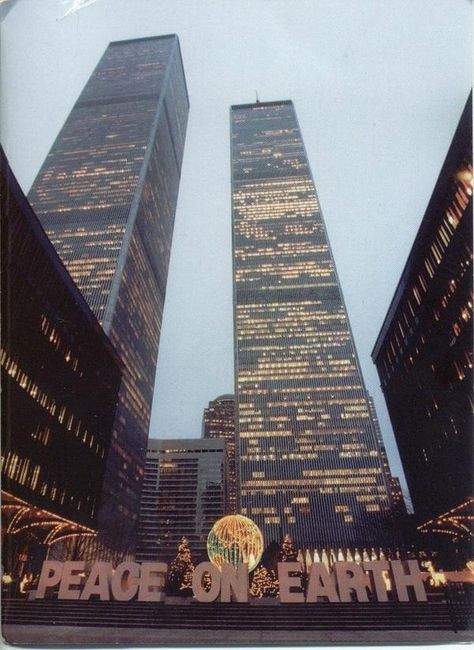 World Trade Center during the holiday season, 1970s The Babadook, World Trade Center Nyc, The Twin Towers, Voyage New York, Tall Buildings, We Will Never Forget, I Love New York, Trade Centre, Twin Towers