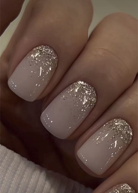 Champagne Nails With Glitter, Cream And Gold Glitter Nails, Bridesmaid Nails With Gold, White Silver Gold Nails, New Year’s Eve Nail Inspired, Natural Color Nail Ideas, White Gold Glitter Nails, Nude And Glitter Nail Designs, Fun Bride Nails