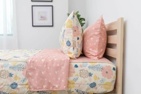 Zippered Bedding, Bunk Bed Bedding, Zip Bedding, Beddys Bedding, Floral Sheets, Zipper Bedding, Pink Comforter, Restless Sleepers, Bday Gift