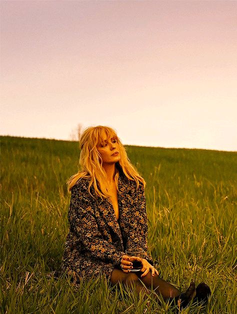 Beth Dutton Yellowstone 5x01 Beth Dutton Style, Beth Dutton Yellowstone, Yellowstone Outfits, Kelly Reilly, Beth Dutton, Movies Quotes, Brain Dump, Badass Women, Spring Summer Outfits