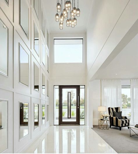 Bright and open Foyer White Foyer, Decoration Hall, Modern Foyer, Modern Entryway, Double Height, Foyer Decorating, Foyer Design, Entrance Foyer, Entry Way Design