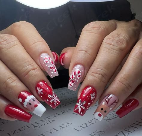 Christmas Nails Designs Holiday, Noel Nail Art, Subtle Holiday Nails, Aesthetic Gel Nails, Navidad Nails, Nail Art Noel, Holiday Nails Christmas, Christmas Nail Art Designs, Christmas Nails Acrylic