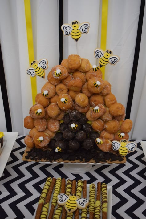 Which Will It Bee Gender Reveal, What Will It Bee Dessert Table, Bee Hive Gender Reveal Ideas, Beehive Gender Reveal Diy, Bee Themed Fruit Tray, Sunflower And Bee Dessert Table, Bee Gender Reveal Ideas For Party, Bee Themed Dessert Table, Bee Gender Reveal Food Ideas