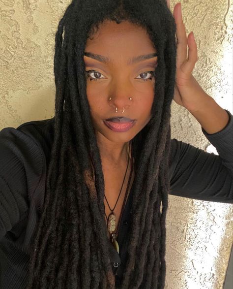 Dreads Female, Women With Locs, Black Oc, Body Modification Piercings, Face Piercings, Cute Piercings, Punk Hair, Banana Tree, Body Modification