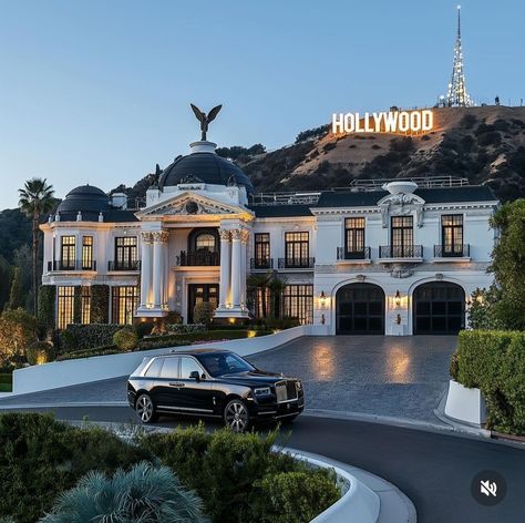 Billionaire Mansions, French Style Mansion, Cool Mansions, Future Mansion, Hollywood Mansion, Artist Wallpaper, Mansion Aesthetic, Old Money House, Millionaire Homes