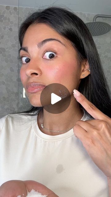 Doro Cubillo on Instagram: "if you have a pimple try this hack ➡️
💦 you need ice, salt and a bandaid 
💦 ice pimple first and then apply salt on it, cover the pimple with the bandaid 
💦 wait two hours and take it off

💦 My results were less inflammation and redness and it drained a little bit

Credits to @bronzedbisma ♥️" How To Cover A Scab With Makeup, Hard Pimple, Pimple Hacks, Remove Pimples Overnight, Redness Pimple, Blind Pimple, It Cover, Pimples Overnight, Pimples Remedies