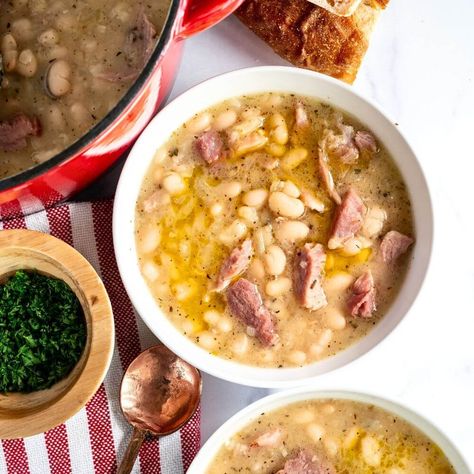 Effortless Authentic Cuban Soup Recipe - Yummy and fully Cuban Soup, Hummingbird Bread, Ham Hocks, Smoked Turkey Legs, Man Recipes, Pineapple Bread, Cuban Dishes, Happy Ideas, Desert Ideas