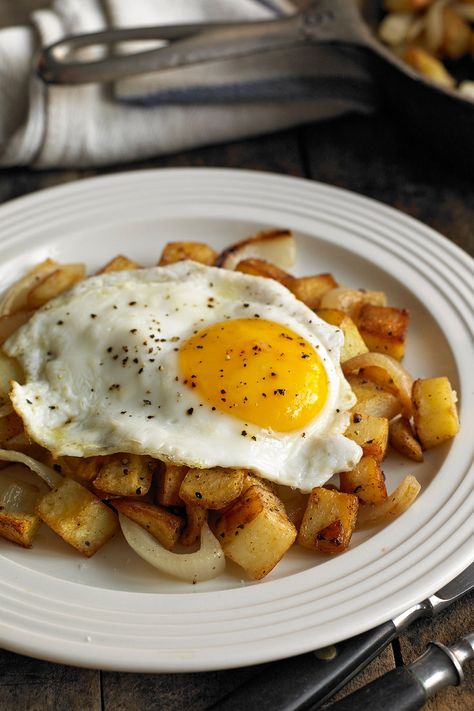 Potato Hash With a Fried Egg Recipe - NYT Cooking Nigella Lawson Recipes, Menu Sarapan Sehat, Pantry Recipes, Potato Hash, Egg Recipe, Nyt Cooking, Fried Eggs, Paleo Breakfast, Boiled Egg