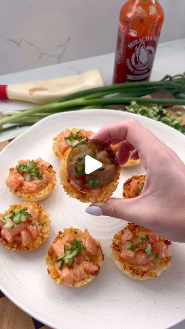 Victoria Minell on Instagram: "CRISPY RICE SUSHI CUPCAKES 🔥 with spicy salmon, cucumber & chives. Full recipe below:  Ingredients: - 1 cup sushi rice  - 200g sashimi grade salmon  - 1 tbsp kewpie mayo - 1 tbsp sriracha mayo - 1/2 cucumber finely chopped - 1 tbsp chives finely chopped - Olive oil spray  Method: 1. Preheat oven to 200 degrees celsius and cook sushi rice to packet instructions 2. Spray a muffin tray with oil and place 1 heaped tablespoon of rice in each slot. Use a small espresso cup to push the rice down into a cup-like shape. Place in the oven for 30 minutes or until crispy 3. Slice the salmon into small cubes and mix with kewpie mayo and sriracha 4. Once the crispy rice cupcakes are cooked, Fill with the salmon mixture and top with cucumber and chives" Rice Cupcakes, Crispy Rice Sushi, Cook Sushi Rice, Sushi Cups, Sushi Cupcakes, Salmon Cucumber, Chives Recipe, Cottage Cheese Breakfast, Rice Sushi