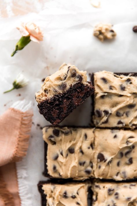 Brownies with Cookie Dough Frosting | KJ and Company Brownies With Cookie Dough, Cookie Dough Frosting, Smores Dessert, Resep Brownies, Cookie Dough Brownies, Coconut Dessert, Slow Cooker Desserts, Brownie Desserts, Valentine Desserts