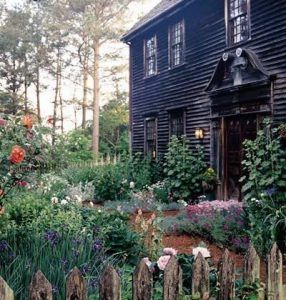 Magickal Herbalism – The Magick Kitchen Witches Garden, Witchy Cottage, Witchy Garden, Tattoo Plant, Witch Cottage, Ranch Exterior, Witch Garden, Have Inspiration, Witch House