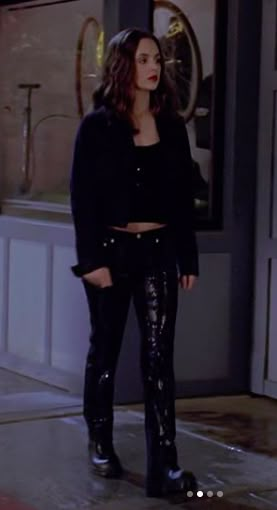 Buffy The Vampire Slayer Outfit Inspiration, Faith Lehane Outfit Aesthetic, Y2k Vampire Outfit, Faith From Buffy Outfits, Faith Outfits Buffy, Buffy Inspired Outfits, Faith Lehane Outfit, Elisa Dushku, Buffy Outfits 90s