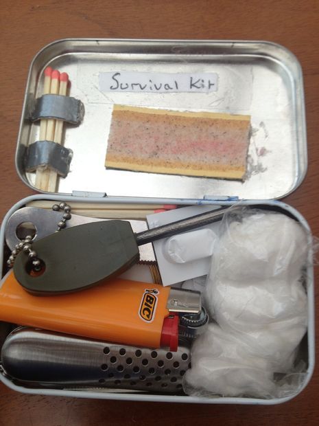 Survival Wallpaper, Tin Survival Kit, Hard Tack, Supraviețuire Camping, 1000 Lifehacks, Altoids Tin, Camping Diy, Altoids Tins, Emergency Preparedness Kit