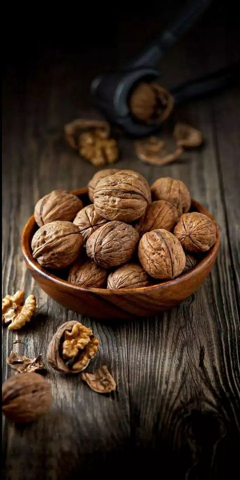 Health Benefits Of Walnuts, Ingredients Photography, Design Garden Ideas, Food Captions, Nutter Butter Cookies, Dessert Aux Fruits, Nut Recipes, Garden Idea, Party Garden