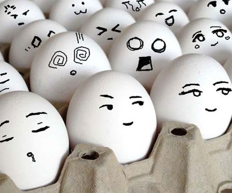 All about finger: If Egg Like Human...Funny Photo of Egg Faces Preppers Food Storage, Egg Carton Art, Prepper Food, Funny Eggs, Plastic Easter Eggs, Easter Egg Crafts, Egg Crafts, Milk Honey, Emergency Prepping