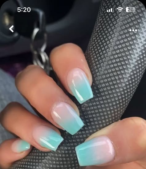 Teal Fade Nails, Nails Acrylic For The Beach, Nail Ideas For Dip Powder, Summer Nails Ombre Blue, Cute Ombré Nails, Teal Nails Ombre, Aqua Blue Ombre Nails, Turquoise Ombré Nails, Ombre Nails With Color