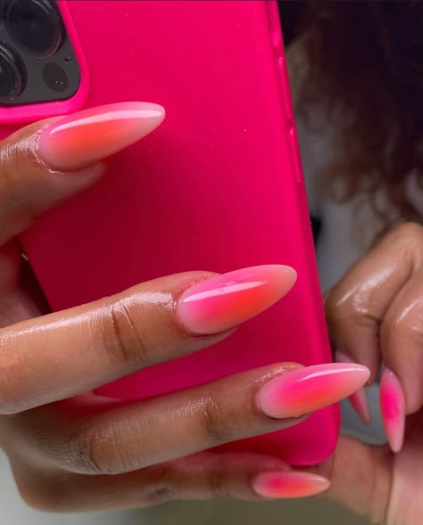 #aura #auracolors #auragradient #auranaildesign #nailart Coral Aura Nails, Aura Nails Video, Pink Orange Red Nails, Aura Nails Pink And Orange, Pink Orange Aura Nails, Coffin Aura Nails, Aura Nails Coffin, Pink And Orange Aura Nails, Sunset Aura Nails