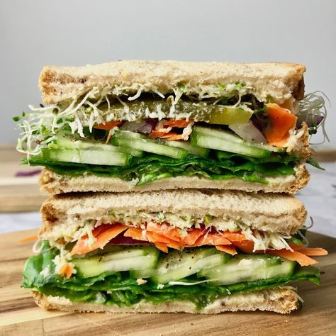 Cold Lunch Ideas For Work, Cucumber Hummus, Hummus Sandwich, Roasted Garlic Hummus, Garlic Hummus, Easy Sandwich Recipes, Cold Lunches, Veggie Sandwich, Vegan Lunches