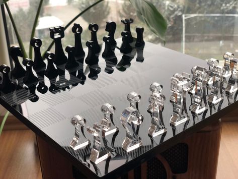 Free 2-3 Day Shipping! This is chess set designed for the modern home. The chess set catches the light in beautiful ways to create a stunning game that is perfect for display. The perfect gift for game nights with family and friends, The smooth pieces and beautiful board will instigate late-night tournaments.   Clear and black acrylic playing pieces are the perfect blend of modern and luxury, queen measures 2.25" and a 2.5" King . It's a luxurious and modern look perfect for any setting. A gener Portable Chess Set, Classic Chess Set, Modern Chess Set, Chess Figures, Chess Set Unique, Travel Chess Set, Wood Chess Set, Vintage Chess Set, Wood Chess