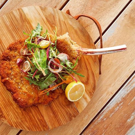 Classic never dies🔪 Cotoletta di Vitello alla Milanese 🥩👨‍🍳🔪 #vealmilanese . 🎥 Video coming soon 🔜 #staytuned . . . . . #culinarytalents… Veal Milanese, Food Plating, Arugula, Wine Recipes, Parmesan, Coming Soon, Good Food, Yummy Food, Plating