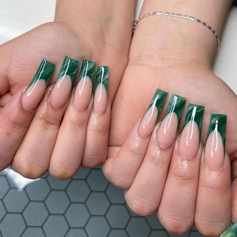 Spring Nail Inspiration, Spring Nails 2020, Emerald Nails, Gold Acrylic Nails, Green Acrylic Nails, Dark Green Nails, April Nails, Hippie Nails, Simple Acrylic Nails