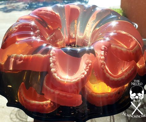 In-Dentured Jello Halloween Jello, Creepy Food, Creepy Halloween Food, Spooky Food, Halloween Party Snacks, Halloween Food Ideas, Jello Mold, Halloween Food Treats, Food For Party