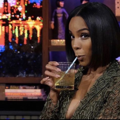 Sipping Drink Reaction Pic, Shady Memes Funny, Sipping Tea Reaction Pic, Drinking Reaction Pic, Sips Tea, Black Memes, Sipping Tea, Reaction Pic, Kelly Rowland