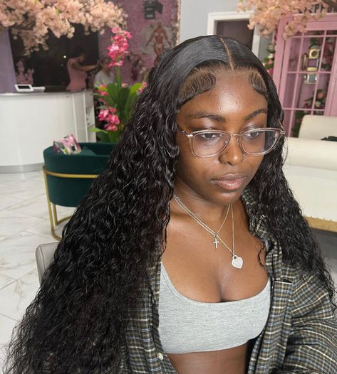 Zig Zag Frontal Wig, Cuties Hairstyles, Curly Frontal Wig, Wig Installs, Black Hair Inspiration, Weave Ponytail Hairstyles, Frontal Wig Hairstyles, Y2k Hairstyles, Curly Weave Hairstyles