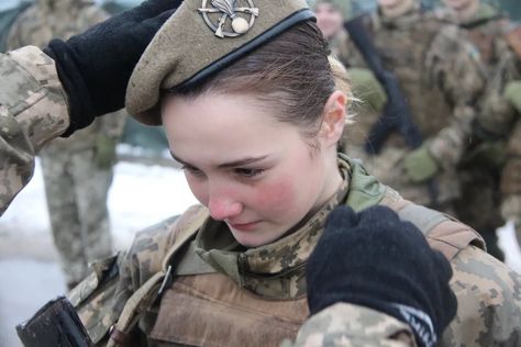 Ukrainian Military Army Beret with Cockade. Mechanized Infantry Hat S 58 | eBay Mechanized Infantry, Army Beret, Military Army, Hats