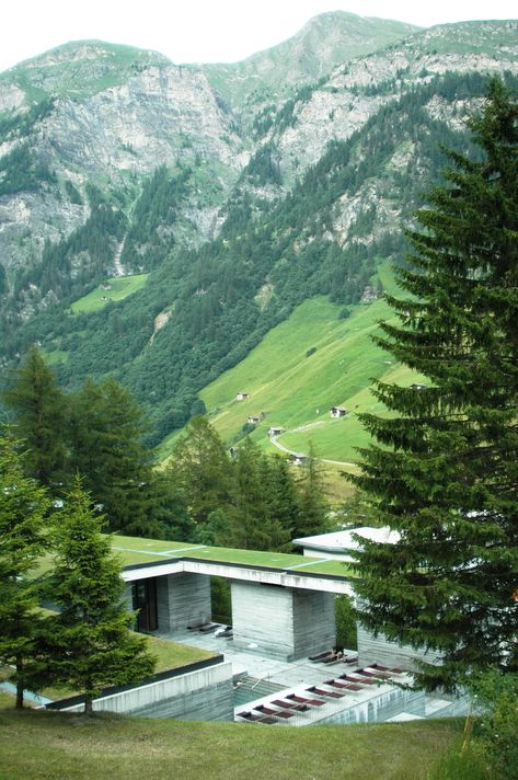 Therme Vals - Picture gallery Peter Zumthor Therme Vals, Thermal Vals, Zumthor Therme Vals, Therme Vals, Hammam Spa, Architecture 101, City Landscapes, Nature City, Peter Zumthor