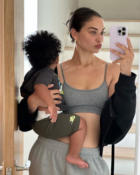 Shanina Shaik Bio, Age, Height, Weight, Body Measurements, Bra Size, Net Worth, Career Shanina Shaik, Height And Weight, Body Measurements, Face Claims, Mom And Baby, The Beauty, Models, Beauty, Dresses