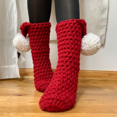 Crochet Christmas Slipper Stockings - KnitcroAddict Crochet Christmas Slippers For Kids, Christmas Crochet Slippers, Christmas Crochet Socks, Christmas Crochet Wearables, Crochet Stocking Stuffer Ideas, Christmas Crochet Clothes, Christmas Stocking Crochet Pattern Free, Christmas Socks Crochet, Crochet Christmas Outfit