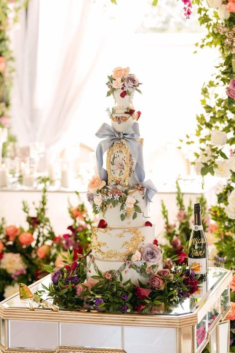 Vibrant Wedding Cake, Cake Marie Antoinette, Marie Antoinette Wedding Cake, Marie Antoinette Cake, Fine Desserts, Alice Cake, Victorian Wedding Cakes, Exquisite Cakes, Bride Era