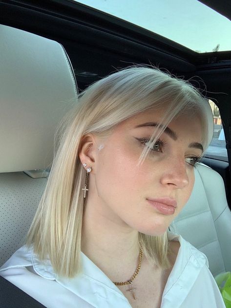 Dyed Blonde Hair, Blonde Haircuts, Straight Blonde Hair, Honey Blonde Hair, Blonde Hair Inspiration, Blonde Hair Looks, Short Straight Hair, Haircuts Straight Hair, Short Blonde Hair