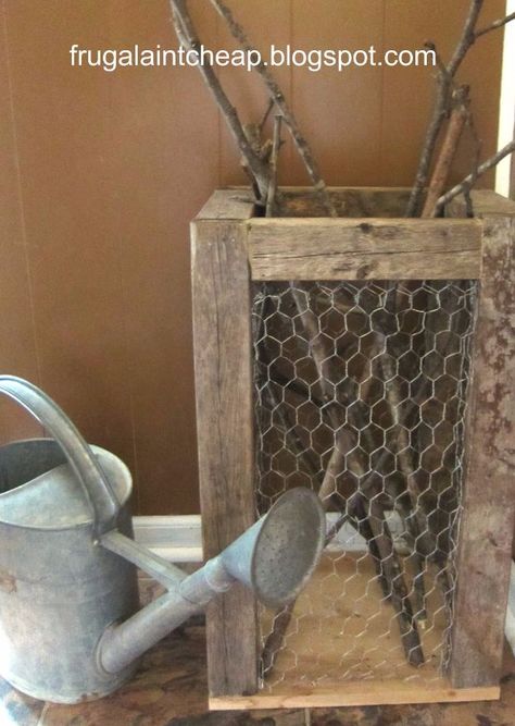 Best DIY Ideas With Chicken Wire - Rustic Chicken Wire Holder - Rustic Farmhouse Decor Tutorials With Chickenwire and Easy Vintage Shabby Chic Home Decor for Kitchen, Living Room and Bathroom - Creative Country Crafts, Furniture, Patio Decor and Rustic Wall Art and Accessories to Make and Sell http://diyjoy.com/diy-projects-chicken-wire Chicken Wire Projects, Chicken Wire Diy, Chicken Wire Crafts, Diy Chicken, Wire Diy, Chicken Diy, Country Crafts, Chicken Wire, Wire Crafts