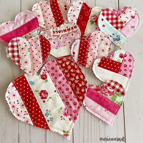 Patchwork Hearts Pattern, Quilted Hearts Pattern, Erica Arndt Quilts, Stuffed Hearts Diy Craft Ideas, Erica Arndt Tutorials, Quilted Hearts Ornament, How To Sew A Heart, Fabric Hearts How To Make, Erica Arndt