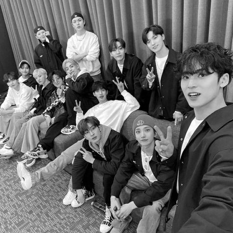 Seventeen Group Photo Black And White, Seventeen Black And White Group, Seventeen Ot13 Black And White, Svt Group Photo Aesthetic, Seventeen Black And White Aesthetic, Seventeen Black And White, The 8 Seventeen, Phone Png, School Timetable