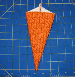 Diy Fabric Carrots For Easter, Fabric Carrots How To Make, Fabric Carrots Pattern, Sewing Easter Projects, Cats Health, Easter Fabric Crafts, Fabric Carrots, Carrot Pattern, Easter Sewing