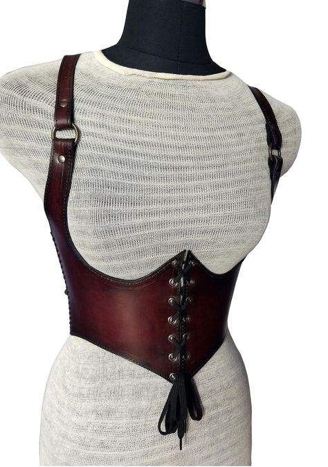 Larp Diy, Bi Fashion, Under Bust Corset, Womens Costumes, Hand Sewn Leather, Diy Costume, Clothing Diy, Leather Corset, Oct 30