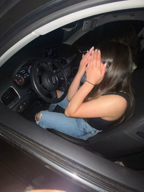 Selfie In Car Night, Picture Of Girlfriend In Car, Girl Car Snaps Night, Girls In Car At Night, Car Date Night Aesthetic, Girl Driving Car Night, Girl In Car Snaps, Couples In Cars Night, Night Selfies Snapchat