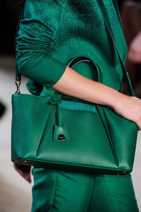 Paris Runway, Green Gown, Adventure Style, Simple Green, Hula Hoop, Best Bags, Kelly Green, Hunter Green, Green Fashion