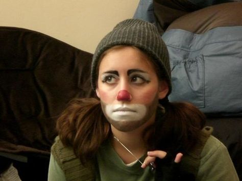 macys clown | Hobo Clown Makeup Tips - Mugeek Vidalondon Hobo Clown Costume, Clown Pictures, Hobo Clown, Clown Face, Female Clown, Clown Faces, Clown Costume, Clown Makeup, Facepaint