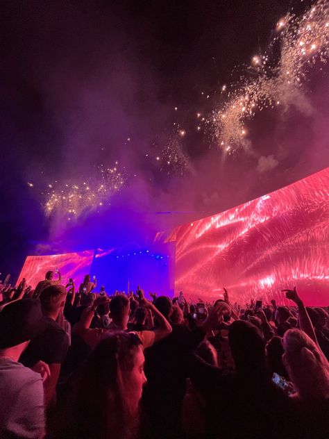 Cream Fields Festival, Creamfields Aesthetic, British Festival Aesthetic, Raves Aesthetics, Creamfields Festival, Rave Pictures, Uk Rave, British Festival, 2024 Beach