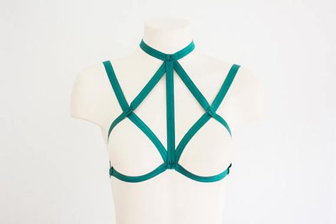 Jupiter 1: A new design by Harness Me Designs. Geometric Body Harness Cage Bra. This Body Cage is great for under tops featuring a choker style neck section. Super fun and great for accessorizing any and festival outfits! Pair it with a quick release bra for a cute surprise at the Harness Bra Outfit, Halter Top Plus Size, Harness Fashion, Green Lingerie, Cute Surprises, Harness Bra, Body Harness, Top Plus Size, Halter Tops