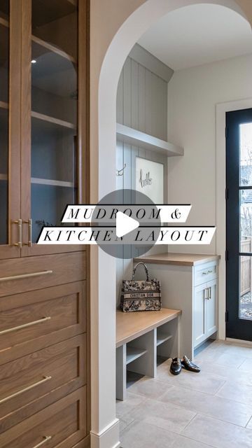 Melissa Manzardo Hryszko on Instagram: "This mudroom to kitchen layout is the perfect flow for a busy little family.
The additional sink in the mudroom offers an excellent spot for the littles to wash their hands when they get home rather than using the kitchen sink. Which call me crazy, but people washing hands in my kitchen sink is a pet peeve of mine. 

#mudroom #mudroomdesign #mudroombench #entry #kitchen #kitchendesign #kitchenlayout" Mudroom Off Of Kitchen, Mudroom Into Kitchen, Entry Kitchen, Mudroom Design, Washing Hands, Pet Peeves, December 30, Mudroom Bench, Little Family