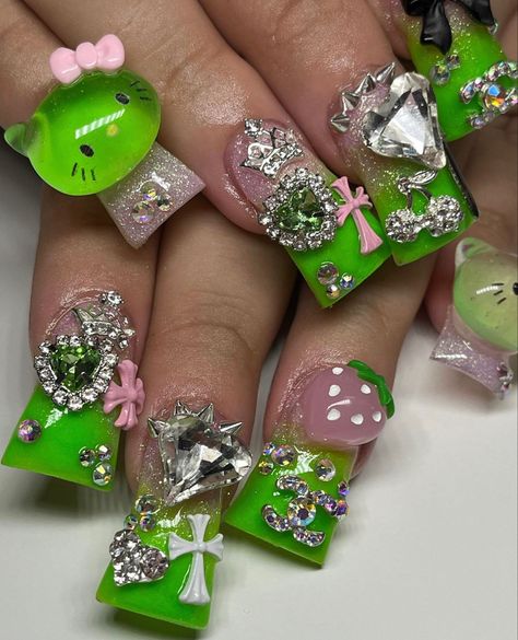 Green Duck Nails Acrylic, Green Junk Nails, Acrylic Junk Nails, Charm Nails Y2k, Green Y2k Nails, Green Duck Nails, Kawaii Junk Nails, Y2k Tiktok, Junk Nails