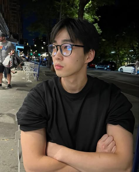 #fredliu #fred #liu #youtuber #foryoupage #foryou #fyp #homepage Fred And Evelyn, Fred Liu, Guy Glasses, Nerdy Guys, Night Rides Snapchat, Beloved Summer, Becoming An Actress, Brp Port, Ideal Type